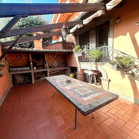 Turistico Indipendente Con Giardino *
